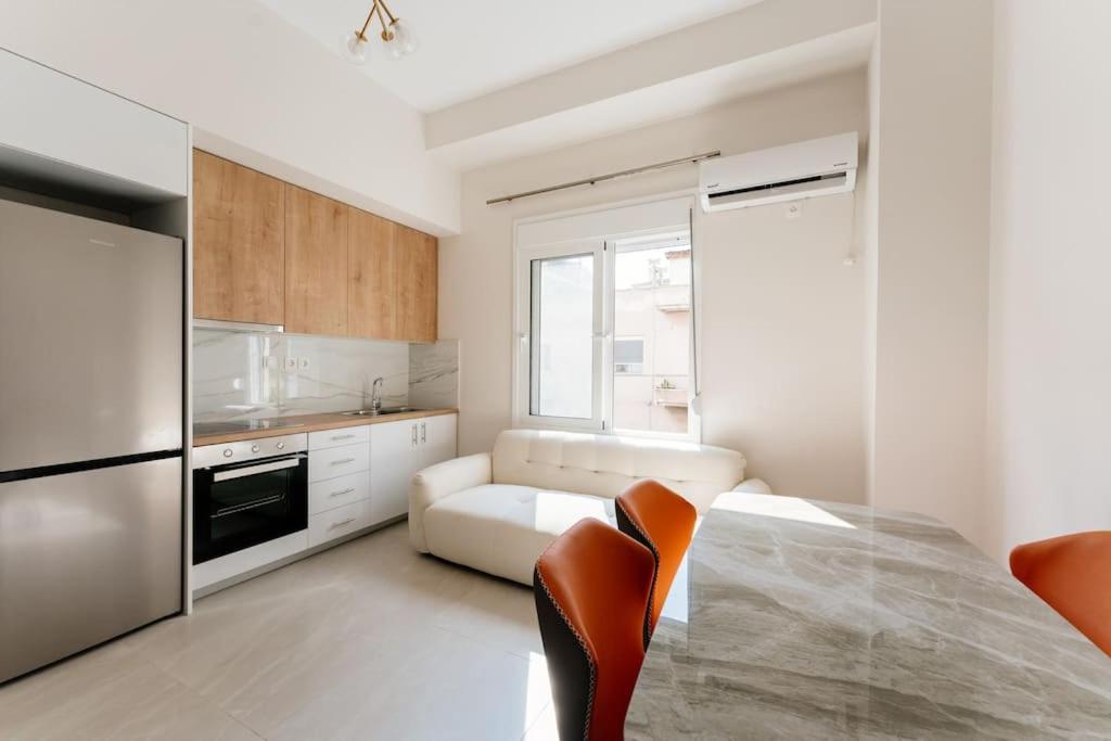 New Center Apartment Near Metro Афины Экстерьер фото