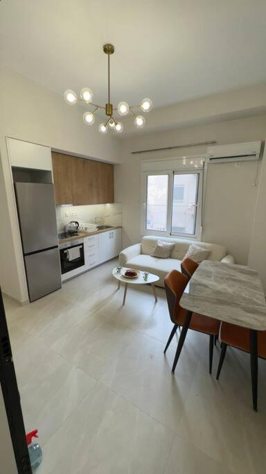 New Center Apartment Near Metro Афины Экстерьер фото