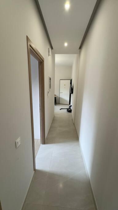 New Center Apartment Near Metro Афины Экстерьер фото