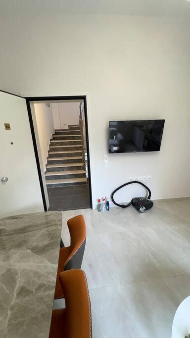 New Center Apartment Near Metro Афины Экстерьер фото