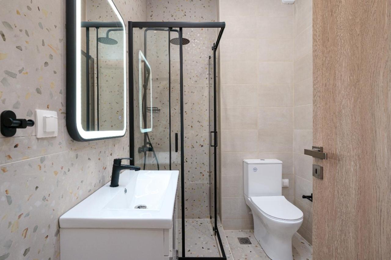 New Center Apartment Near Metro Афины Экстерьер фото