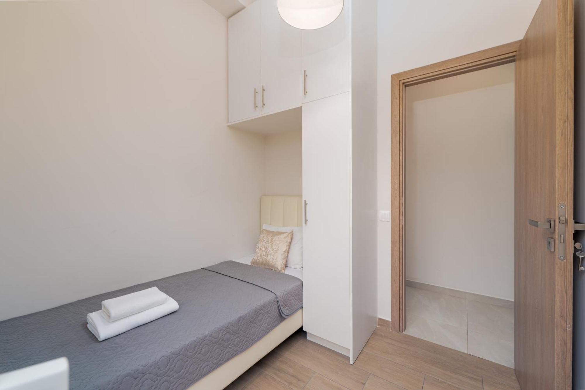 New Center Apartment Near Metro Афины Экстерьер фото